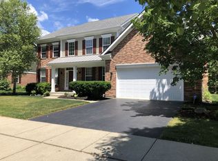 318 Baltimore Dr, Vernon Hills, IL 60061