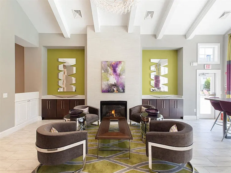 Edgewood Apartments — Photo 8