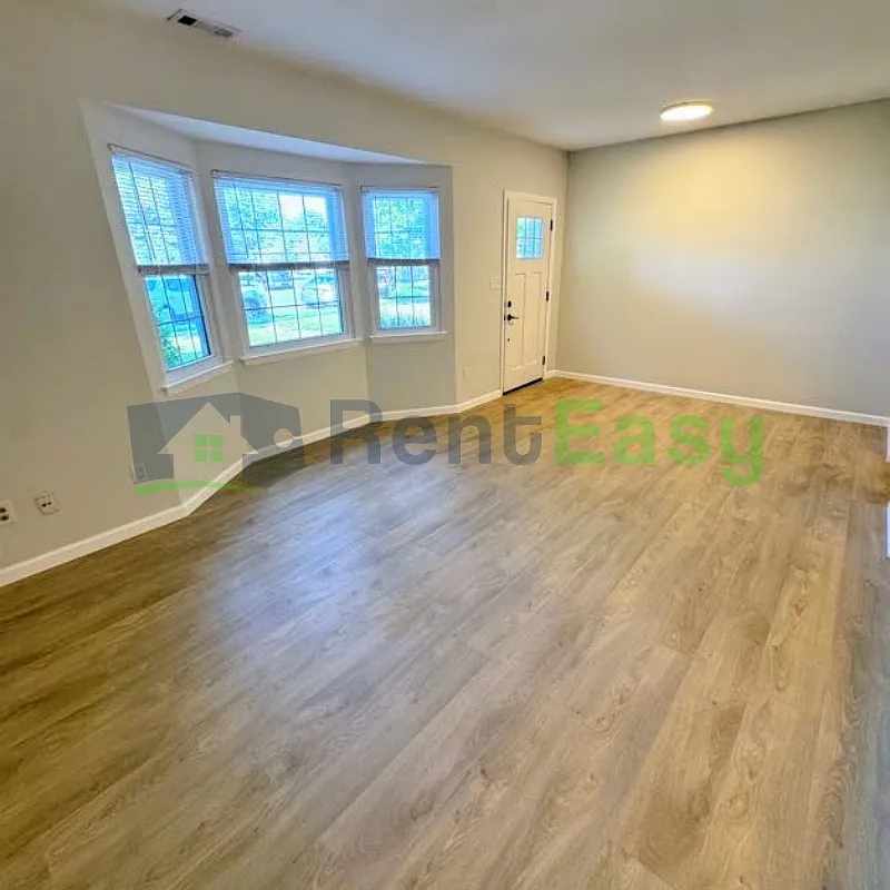 3 bed, 1.5 bath, 1554 sqft, $2,195 — Photo 2