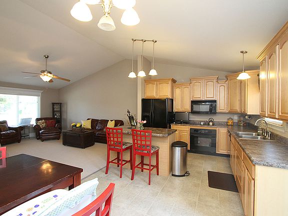 3rd image of 308 E Wickliffe Ave