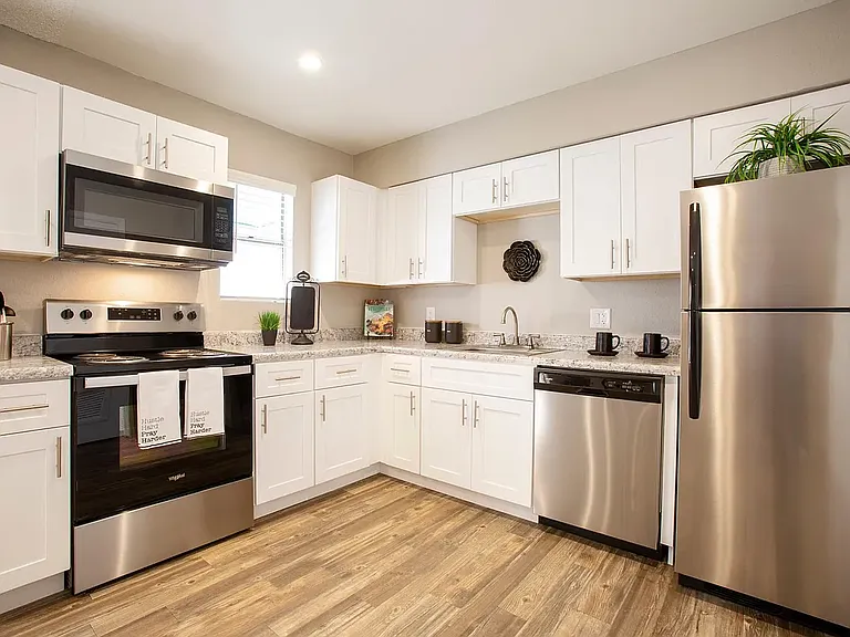 Spacious 2 Bedroom, 2 Bath with Open Floor Plan, 916 Sq Ft