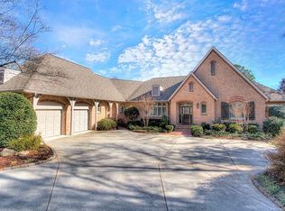 8110 Lake Providence Dr, Matthews, NC 28104