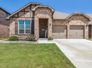 1913 Ridge Creek Ln, Aubrey, TX 76227