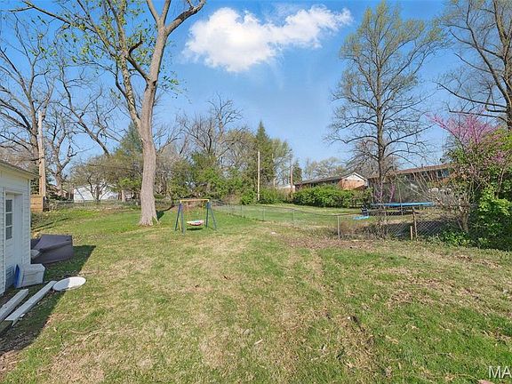 4th image of 3443 Lindscott Ave