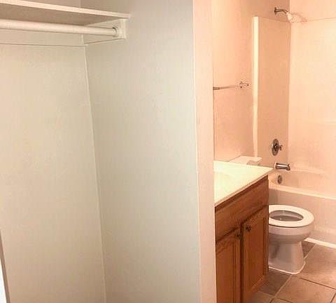 2nd image of 846 Little Bay Ave APT E
