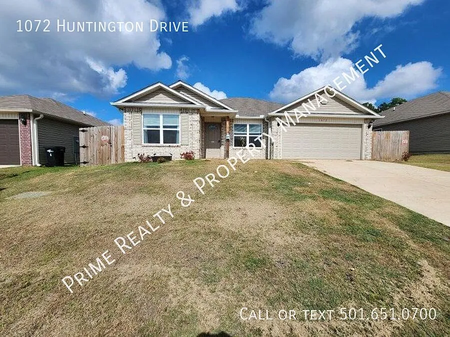1072 Huntington Dr