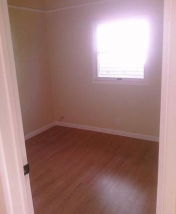 4th image of 3751-53 46th St