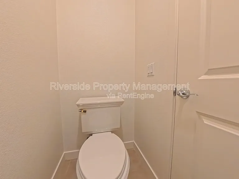 2921 Gibson St — Photo 35