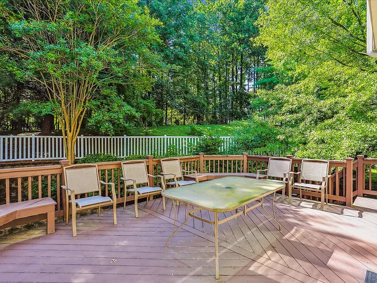 8931 Falls Farm Dr — Photo 49