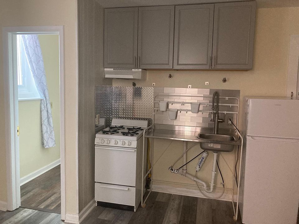 1st image of 48 N Huron St #4