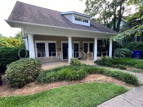 1 bed, 1.0 bath, $1,095, 1105-1107 W End Blvd, Winston Salem, NC 27101