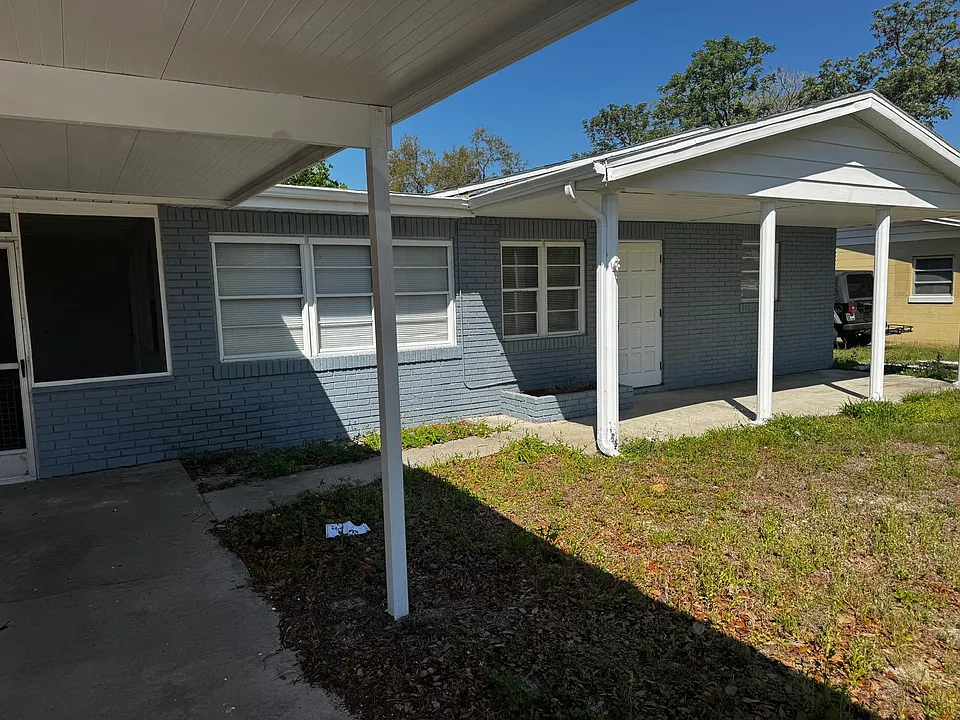 212 Dennis Ave