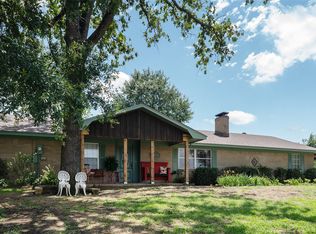 201 Colonial Cir, Athens, TX 75751