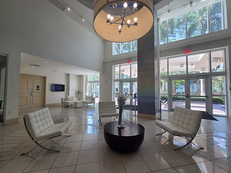 2000 N Bayshore Dr #507 — Photo 28