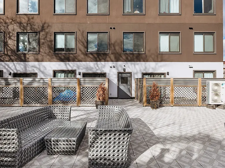 818 Lexington Ave #3S — Photo 9