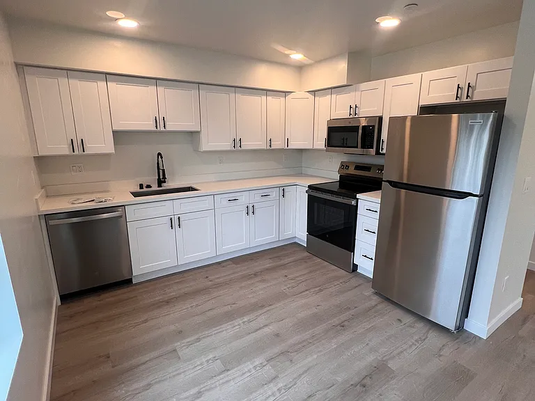 411 N 21st St #202 — Photo 9