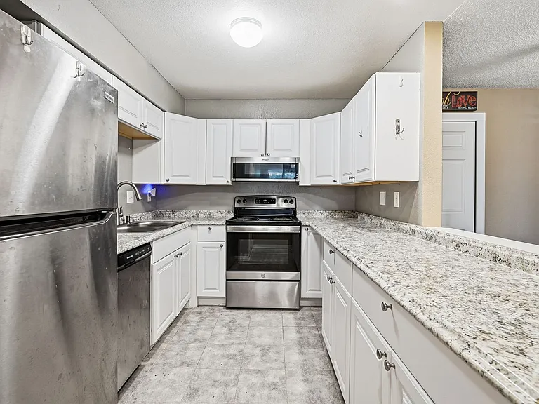 2280 S Oswego Way #201 — Photo 11