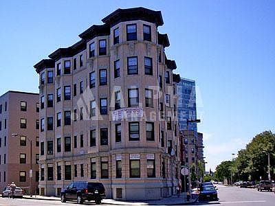 2nd image of 204 Hemenway St APT 20A