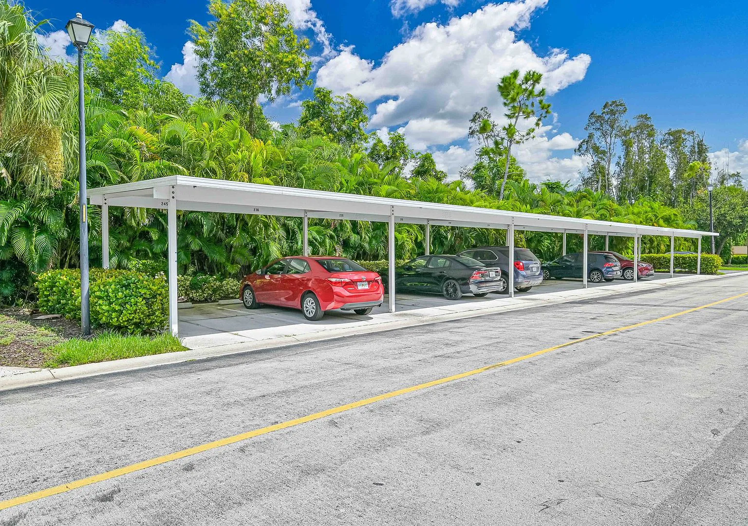 2/2 condo in popular Osprey Cove in Estero. Available Now! — Photo 2