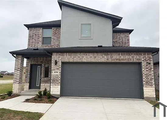 606 Green Grass Dr — Photo 3