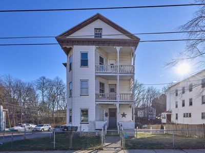 77 Coombs St, Southbridge, MA, 01550
