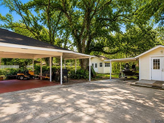 2nd image of 9758 Regency Dr #I
