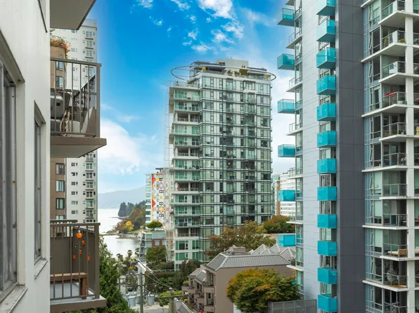 1251 Cardero St #705, Vancouver, BC V6G 2H9