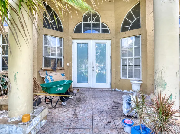 1015 NE 3rd Street, Belle Glade, FL 33430