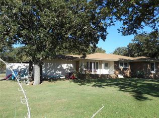 315 Pontiac Ave, Bowie, TX 76230