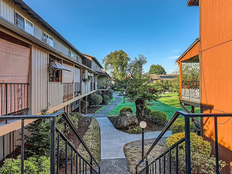 Oak Grove Village — Photo 11
