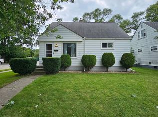 24803 Wilmot Ave, Eastpointe, MI 48021