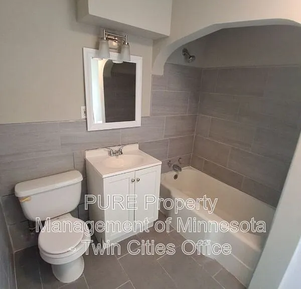 140 Belvidere St W #2 — Photo 8