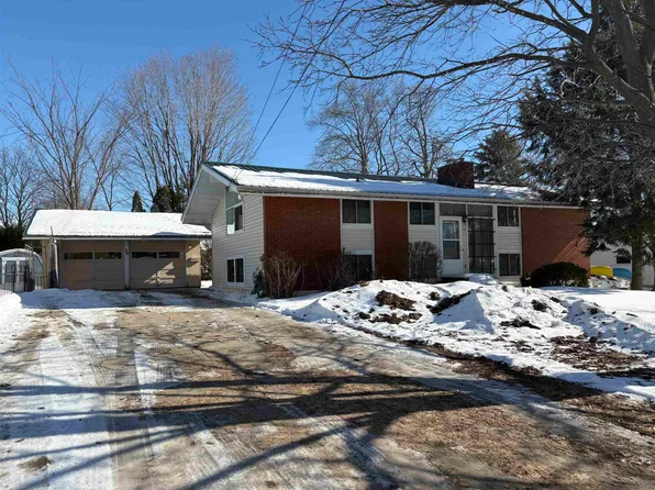 39 Sherwood Dr, Massena, NY 13662