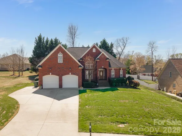 3909 Christin Gamble Ct, Bessemer City, NC 28016