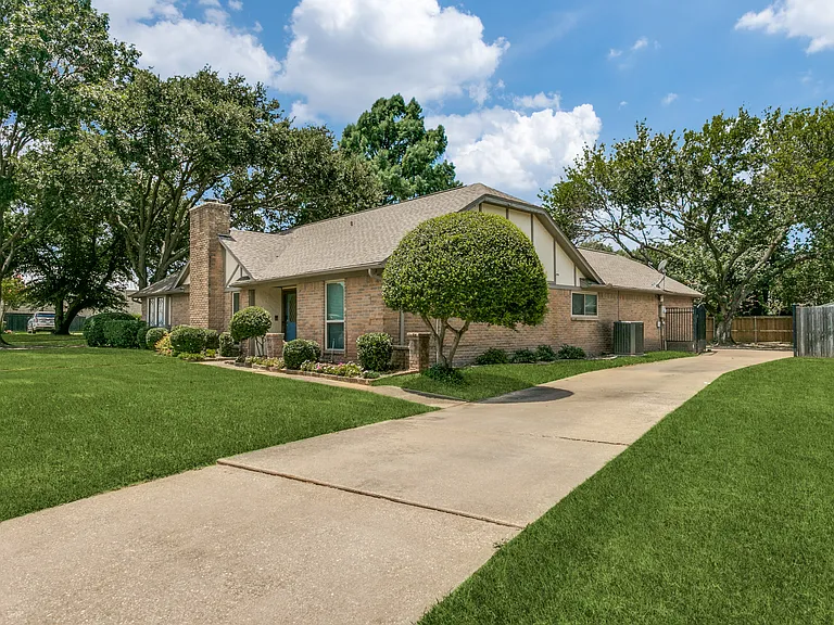 8 Winding Creek Ct — Photo 22