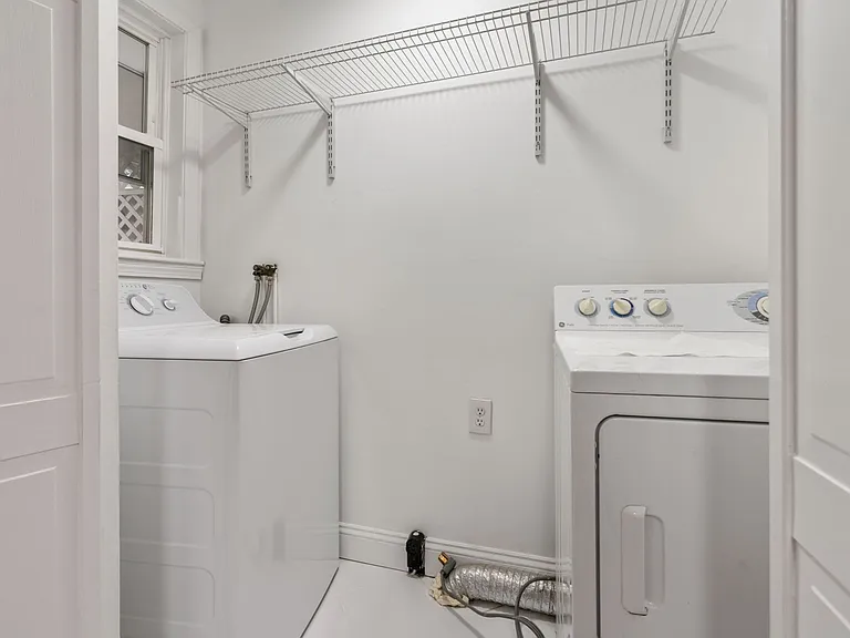 10 Frances St #10 — Photo 15