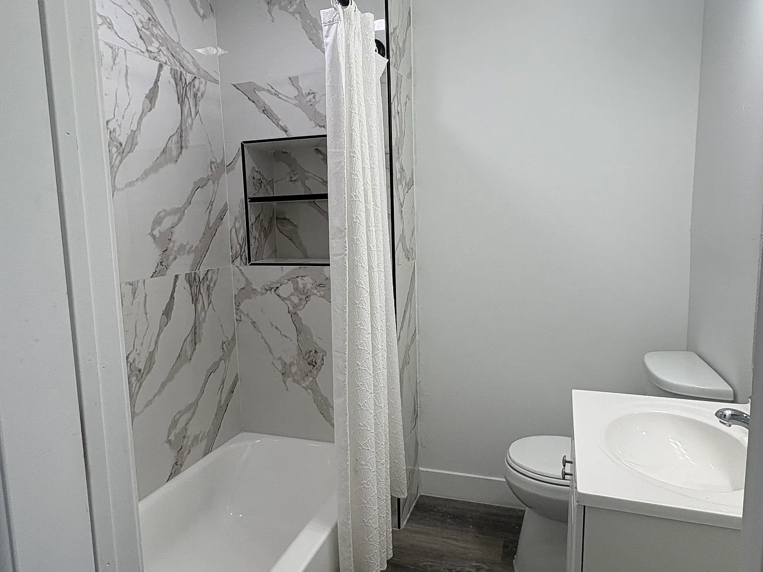 3 bed, 1002 sqft, $1,800 — Photo 4