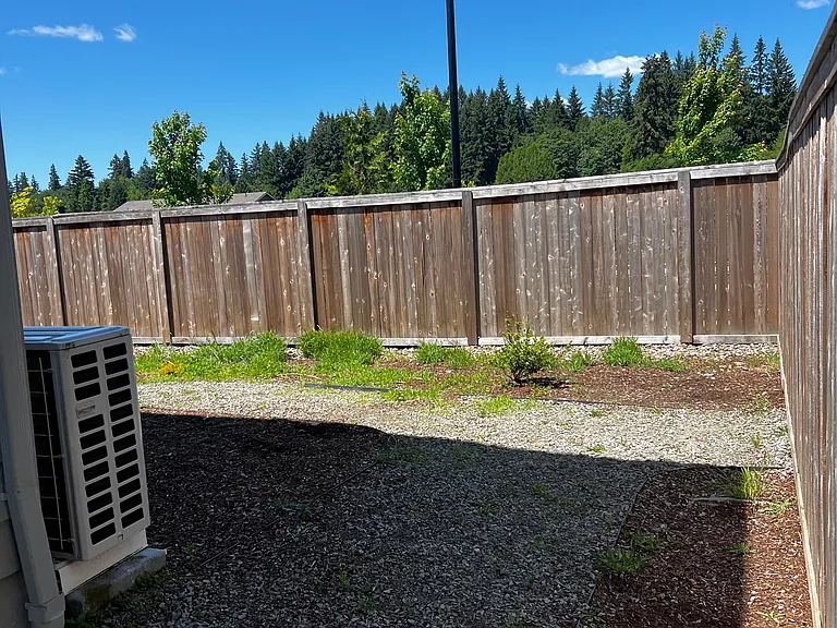 724 NE 14th St — Photo 33