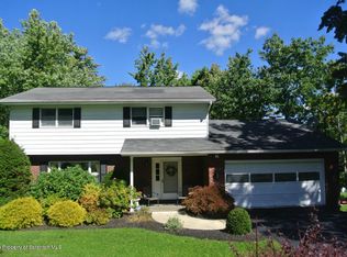 204 Mosswood Rd, Moscow, PA 18444