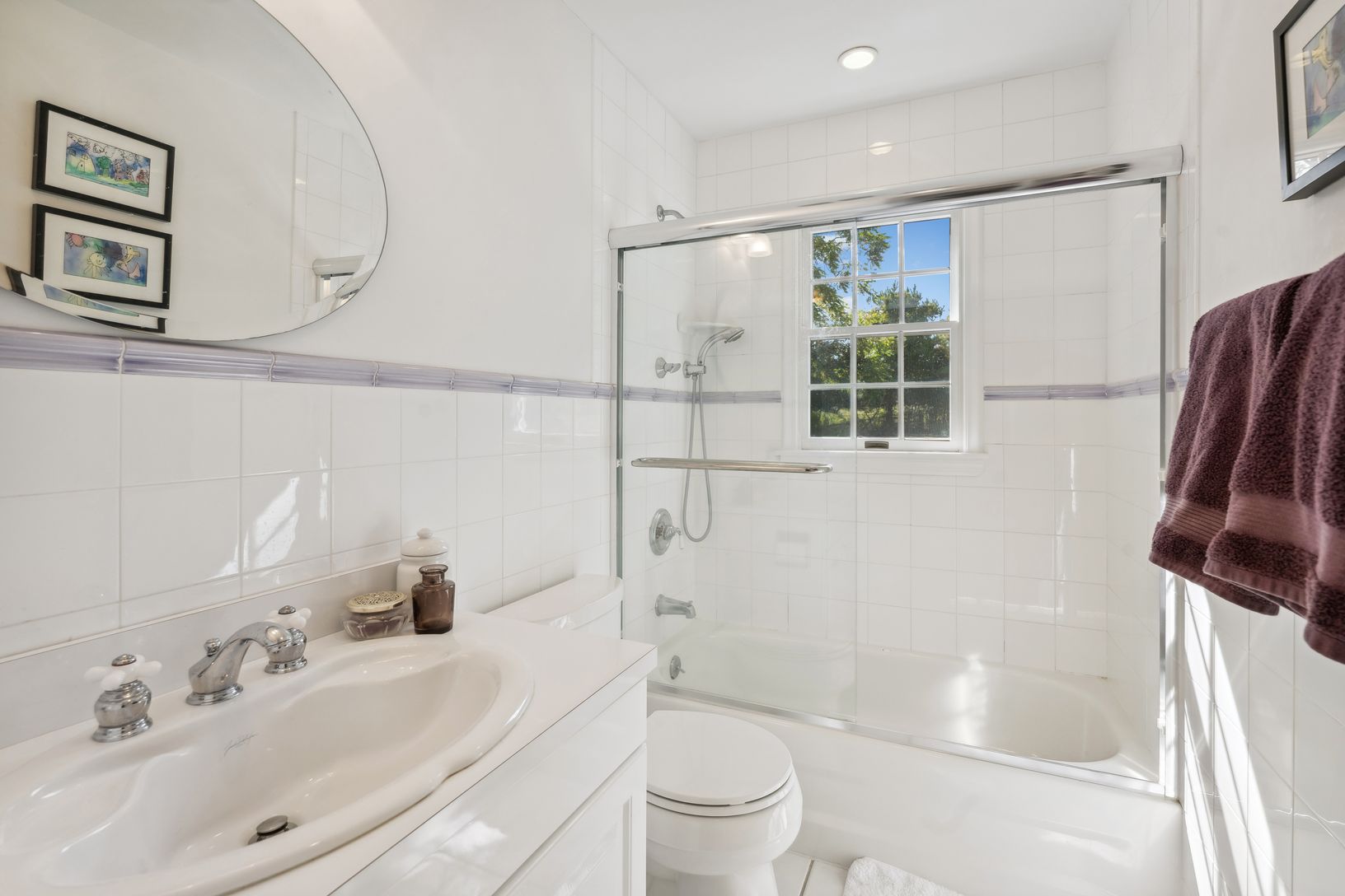  Full Bath with Tub on Second Floor