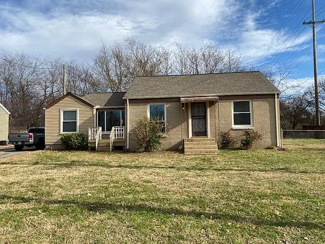 700 Groves Park Rd — Photo 1