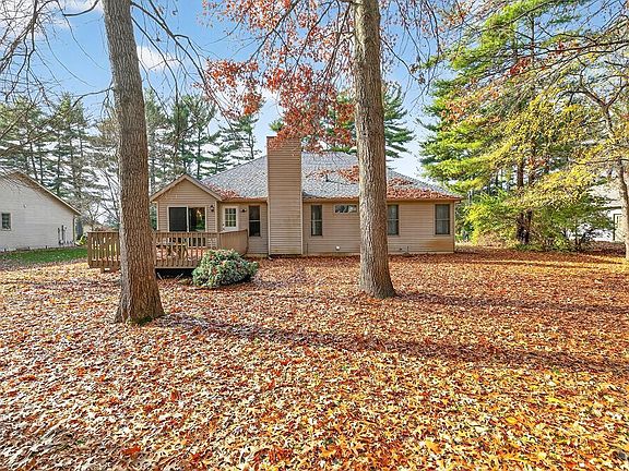 3rd image of 53086 Pine Brook Dr
