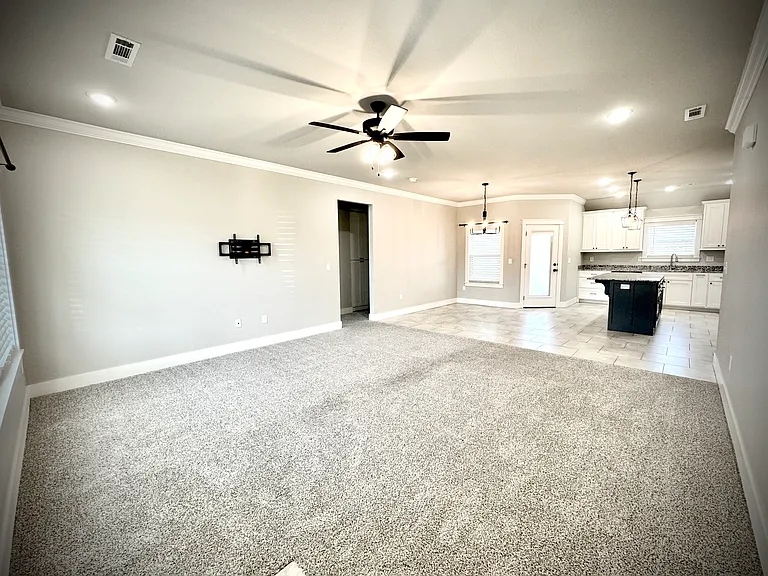 1903 E Hudson Dr — Photo 7