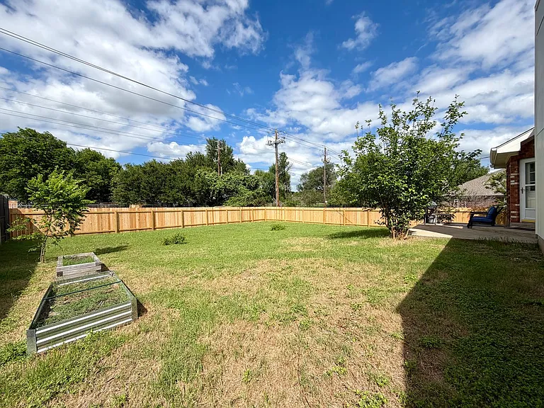 2200 Emmett Pkwy — Photo 28