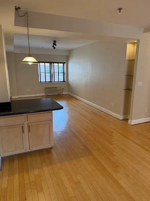 2 bed, 789 sqft, $2,600 — Photo 4