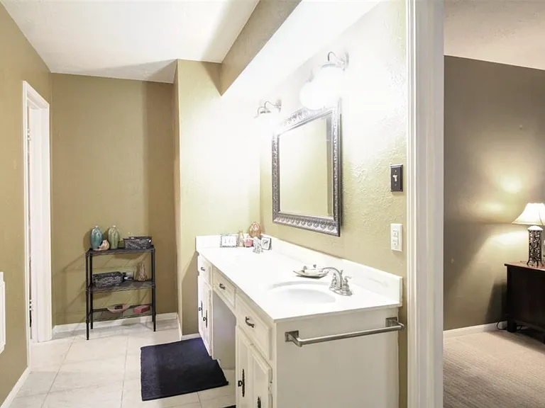 5938 Foresthaven Dr — Photo 15