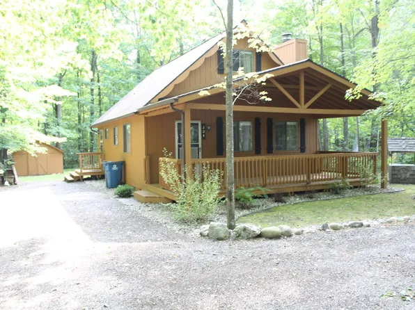 204 Redwine Dr, Houghton Lake, MI 48629