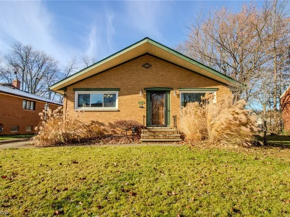 7318 Craigmere Dr, Middleburg Heights, OH 44130