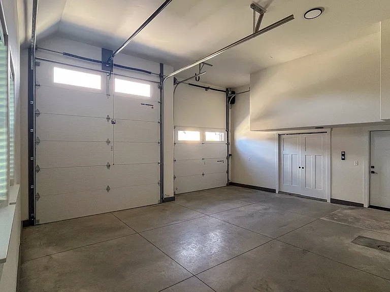 1304 W Dairy Farm Ln — Photo 14