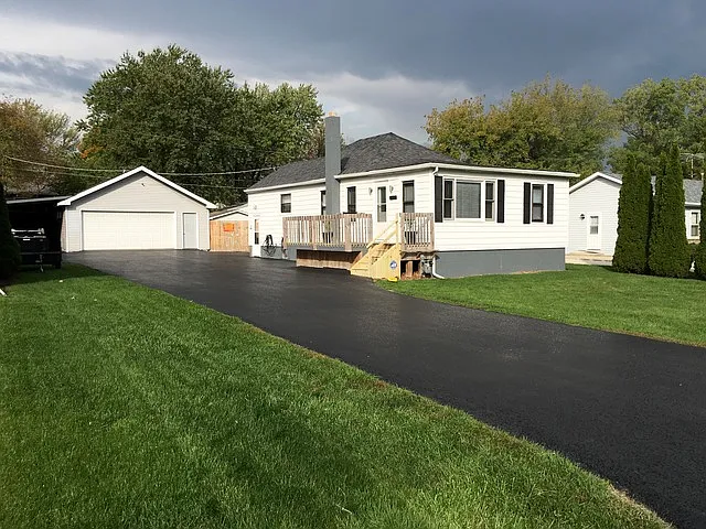 38080 N Cornell Rd photo 1